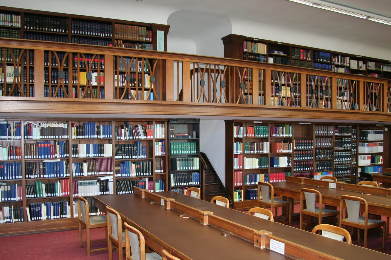 Zdjęcie czytelni Akademickiej Biblioteki Miejskiej