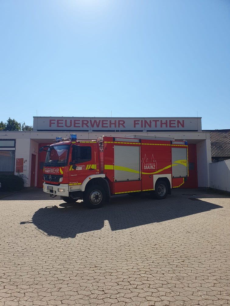 Foto del TLF4000 del cuerpo de bomberos voluntarios de Finthen.