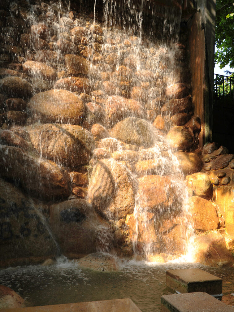 Wasserfall auf der Grünen Brücke