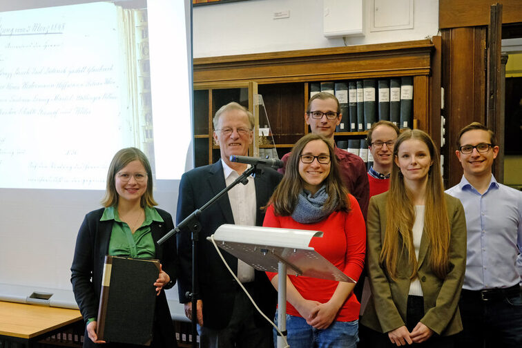 Herr Dr. Wolfgang Elz und die Autor:innen