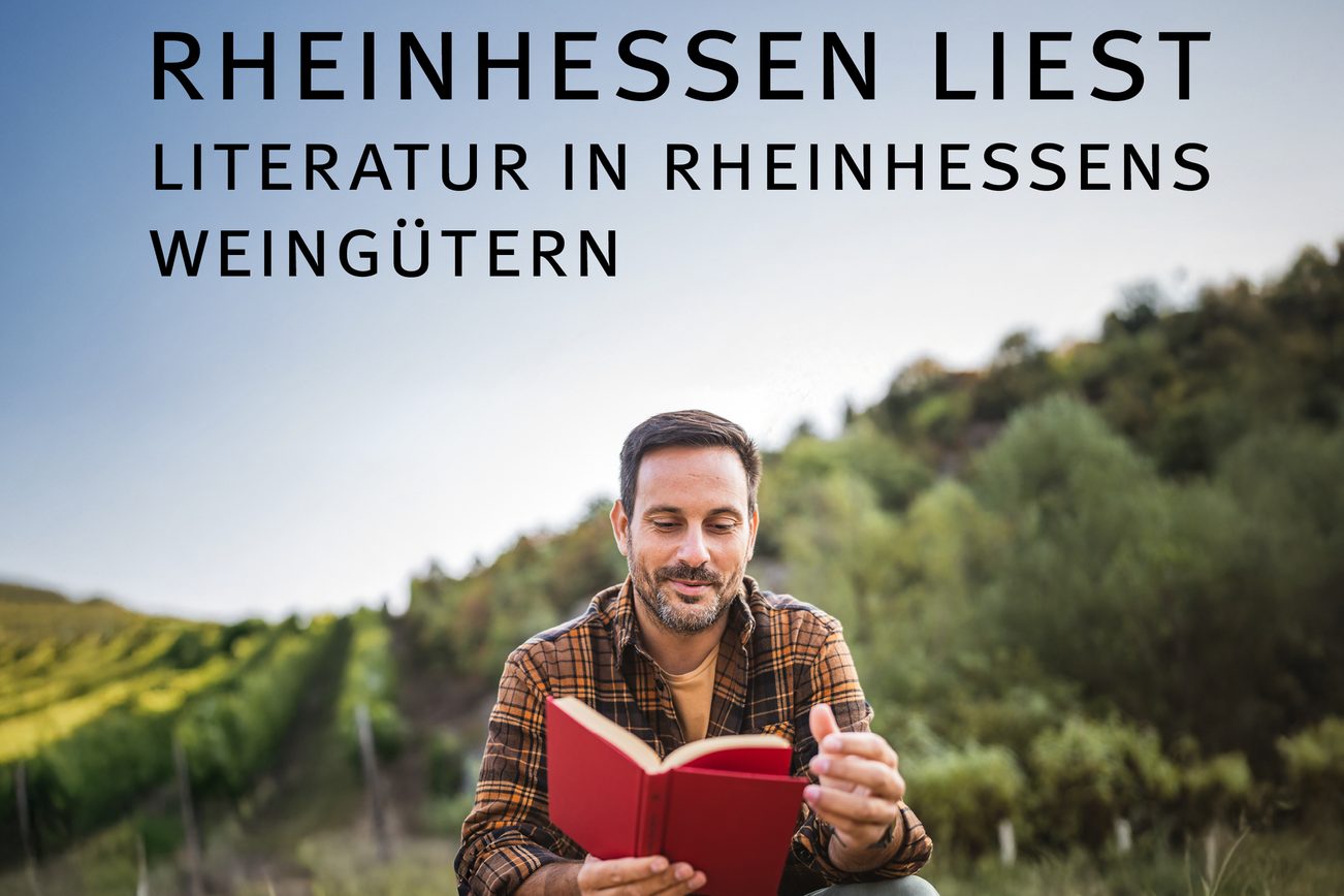 Hombre leyendo un libro