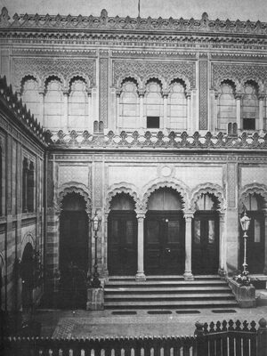 Widok wnętrza ortodoksyjnej synagogi na rogu Flachsmarktstr./Margaretengasse