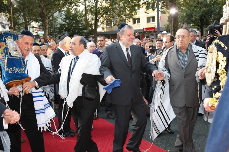 Tańce radości, inauguracja nowej synagogi 2010