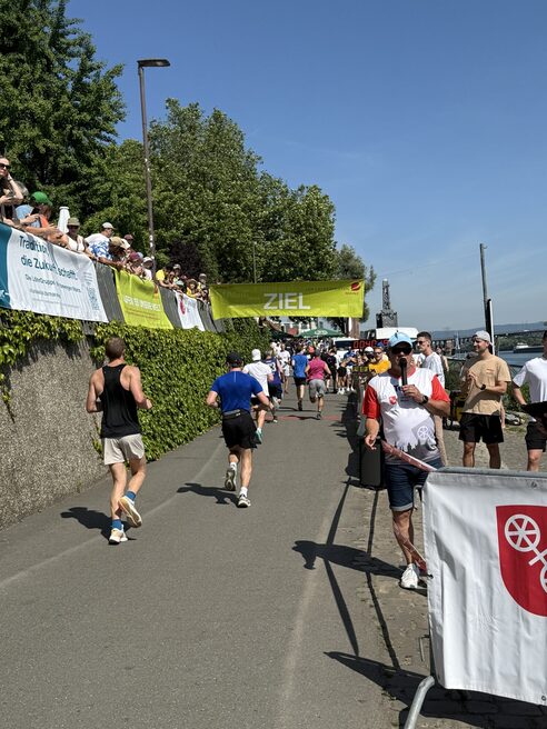 Zieleinlauf Drei-Brücken-Lauf 2025