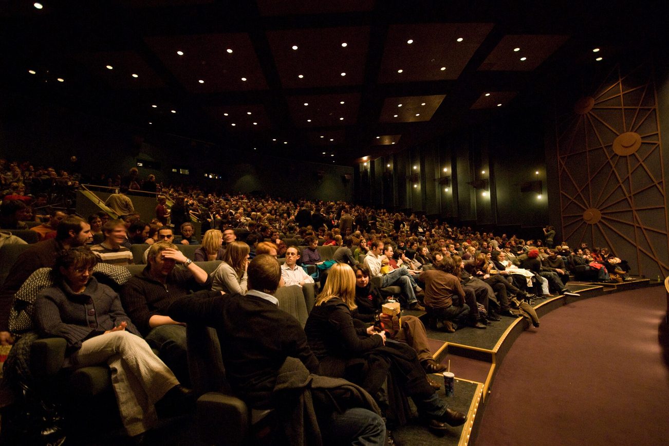 Publikum bei Filmvorführung