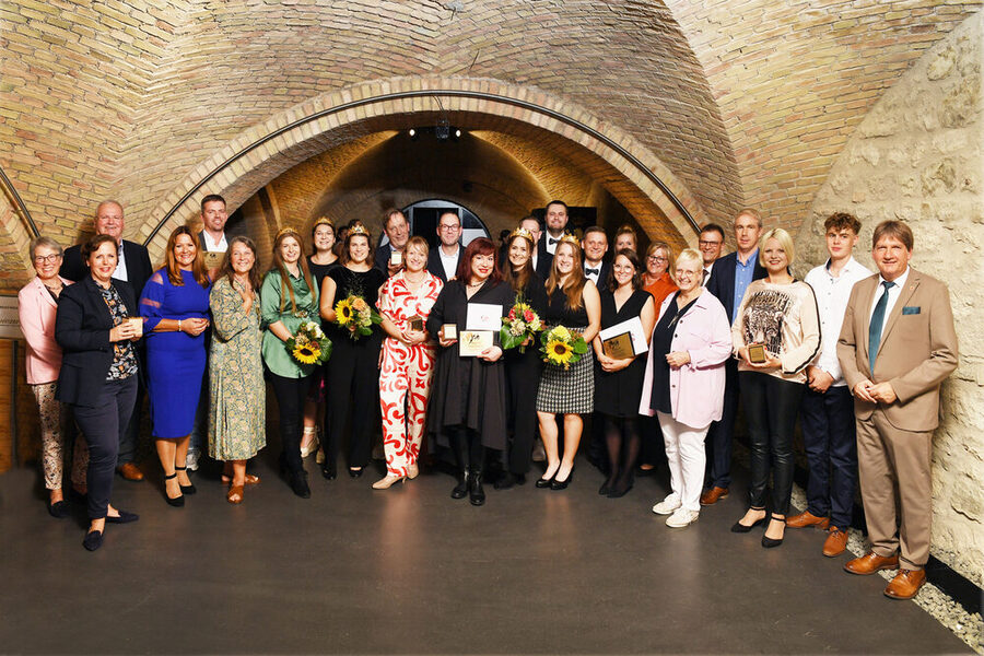 Zu sehen sind alle Preisträger:innen des Best Of Wine Tourism Awards 2024