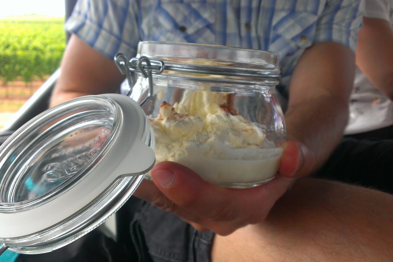 Spundekäs im Glas bei der Weinsafari