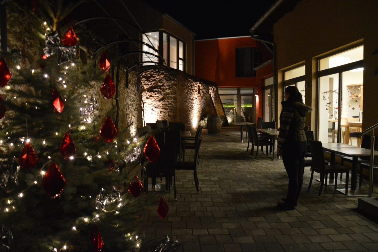 Veronika Roos in the courtyard of the new hotel.