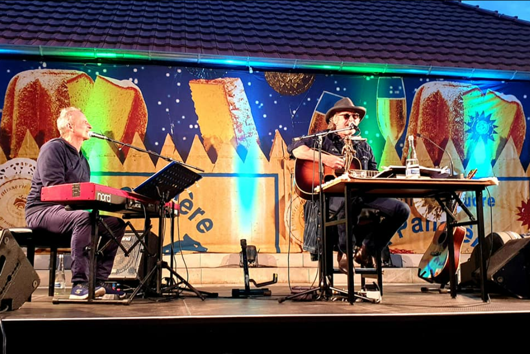 Wolfgang Niedecken sul palco di GUT LEBEN am Morstein