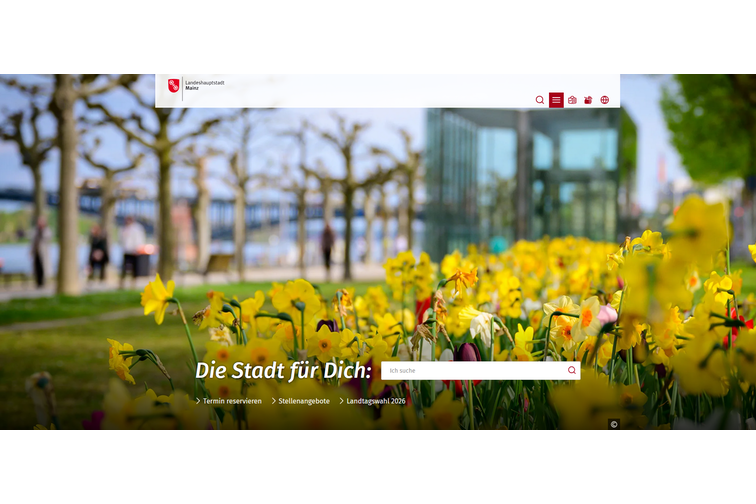 Screeshot der Startseite: oben links das Logo der Landeshauptstadt Mainz, rechts oben eine Lupe, das Hamburger Menü (drei Striche), die Symbole für Leichte Sprache und Gebärdensprache sowie das Symbol für die Sprachauswahl.