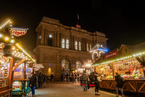 Der schöne Weihnachtsmarkt vor dem Hauptbahnhof © Mainz City Marketing