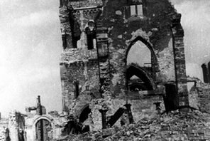 Foto einer im Krieg zerstörten Kirche in Mainz © Stadtarchiv Landeshauptstadt Mainz