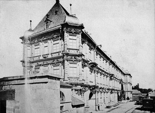 Nachnutzung ohne Glanz - das Mainzer Schloss als Lagerhaus um 1890 (BPSF 4942A)