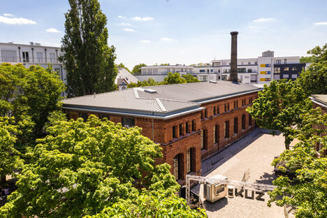 KUZ von außen bei Tag