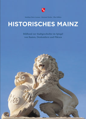 Mit dem Mainzer Wappen bekrönt der hessische Löwe einen Torflügel des Raimunditors.