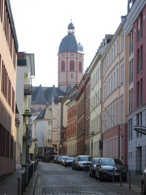 St. Stephan erhebt sich über der Mainzer Altstadt.