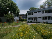 Auf dem Foto ist das Hauptgebäude des Grün- und Umweltamtes zu sehen.