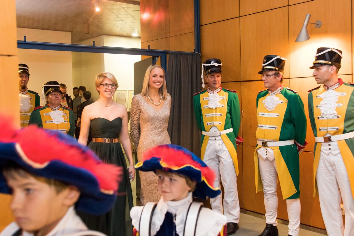 Entrée des deux candidates Malenka Stenner et Sabrina Möhn