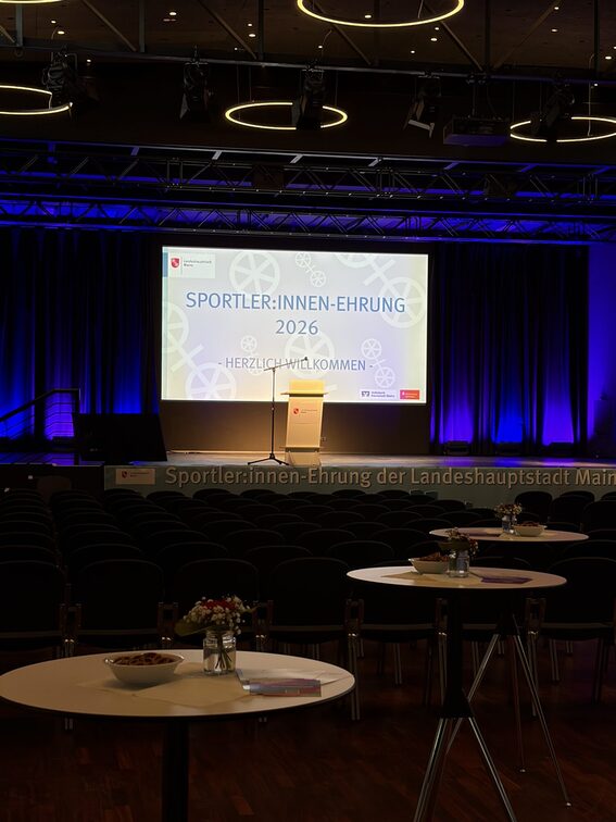 Bühne bei der Sportler:innen-Ehrung 2026