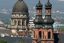 Bildergalerie Christuskirche Kirchtürme in Mainz Kuppel der Christuskirche und Türme von St. Peter