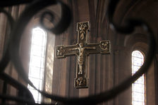 Bildergalerie Dom St. Martin Innenansicht des Mainzer Doms Kreuz im Mainzer Dom