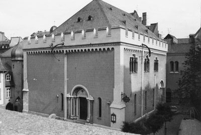 Heilig Geist widziany z Rathausbrücke.