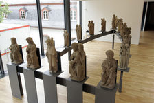 Bildergalerie Landesmuseum Statuen im Landesmuseum