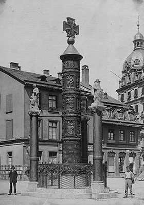 La colonna di chiodi intorno al 1916