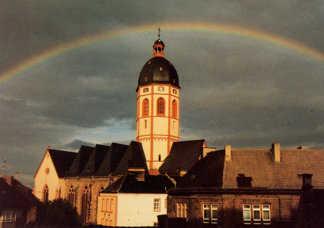Regenbogen über St. Stephan
