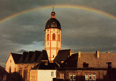 Ein Regenbogen über St. Stephan