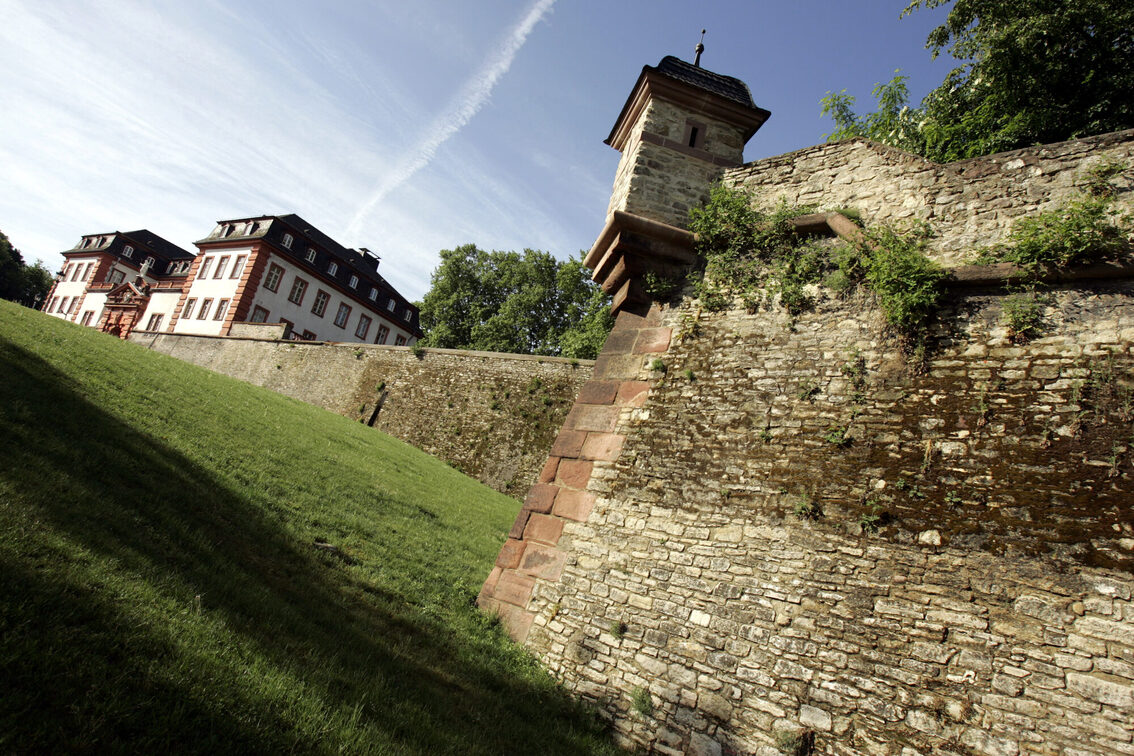 Zitadellenmauer mit Zitadelle