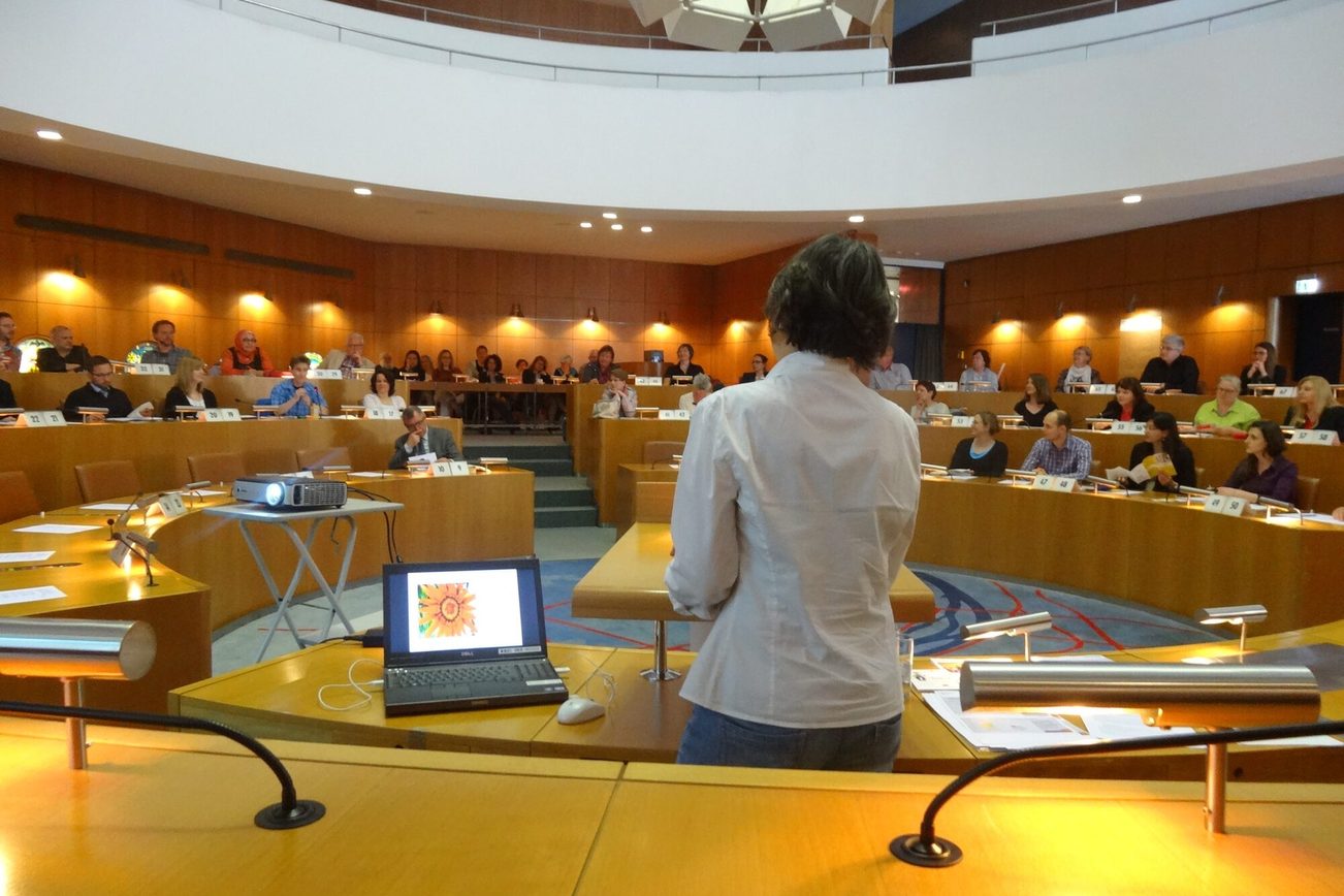 Evento sul tema delle molestie sessuali sul posto di lavoro