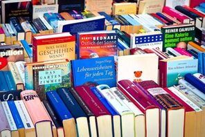 Gebrauchte Bücher auf einem Verkaufstisch © pixabay #2840585; 652234