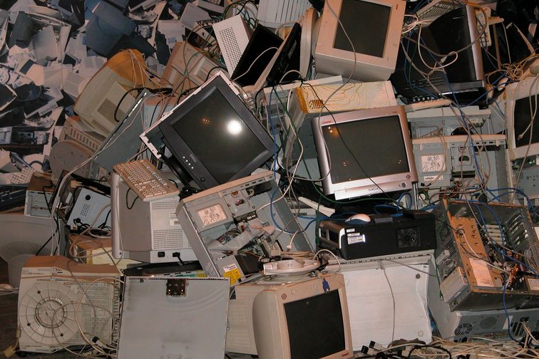 Une grande quantité de déchets de comupteurs