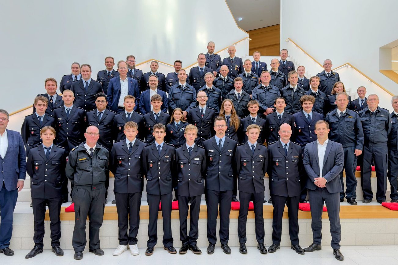 Les pompiers de Mayence accueillent de nouveaux membres et rendent hommage à leur engagement de longue date