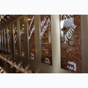 Kaffeesorten in der Kaffemanufaktur zum Abfüllen © Mainzer Kaffeemanufaktur