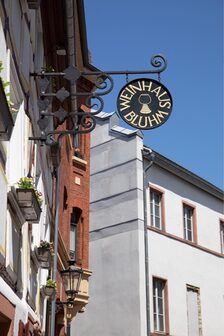 Fassade des Mainzer Weinhauses Bluhm