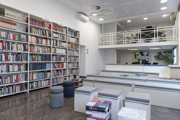 Bibliothèque du centre régional pour l'éducation politique