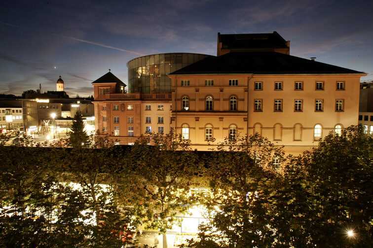 Staatstheater bei Nacht