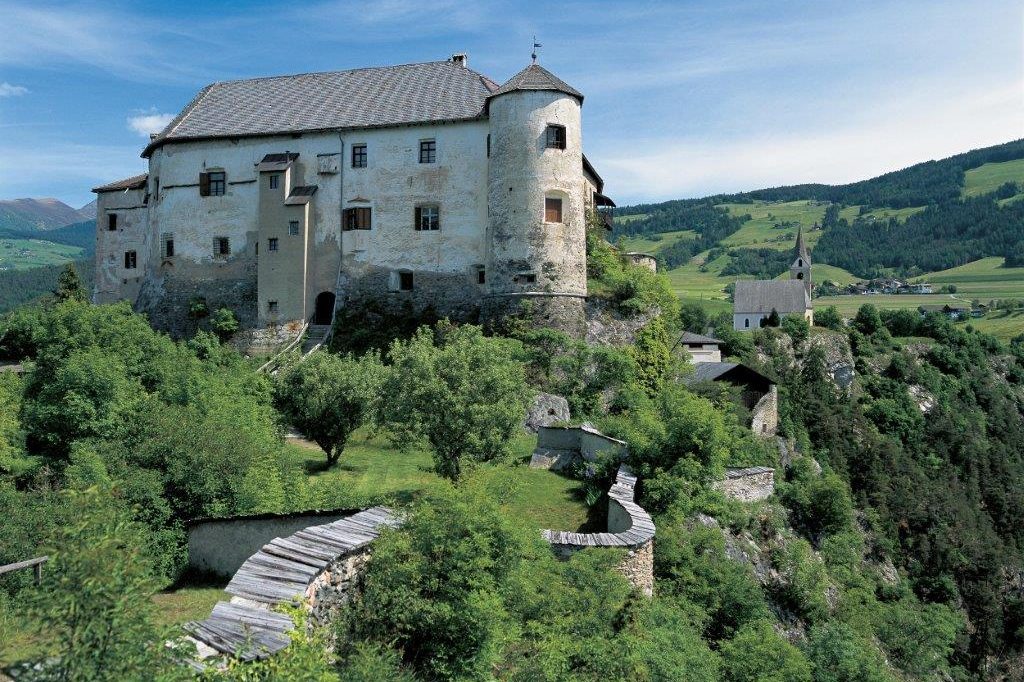 Rodenegg Castle