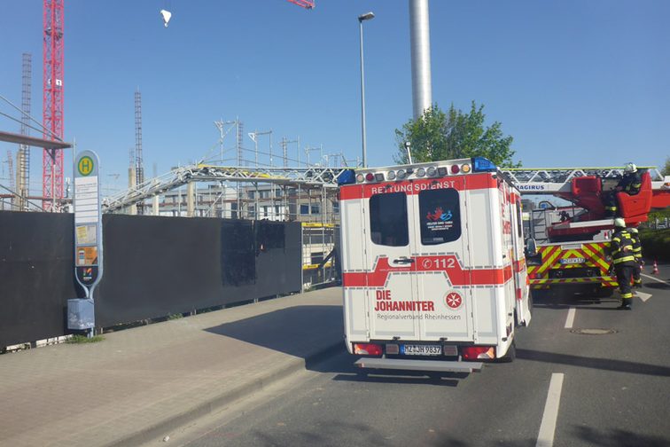 Ambulancia en el lugar.