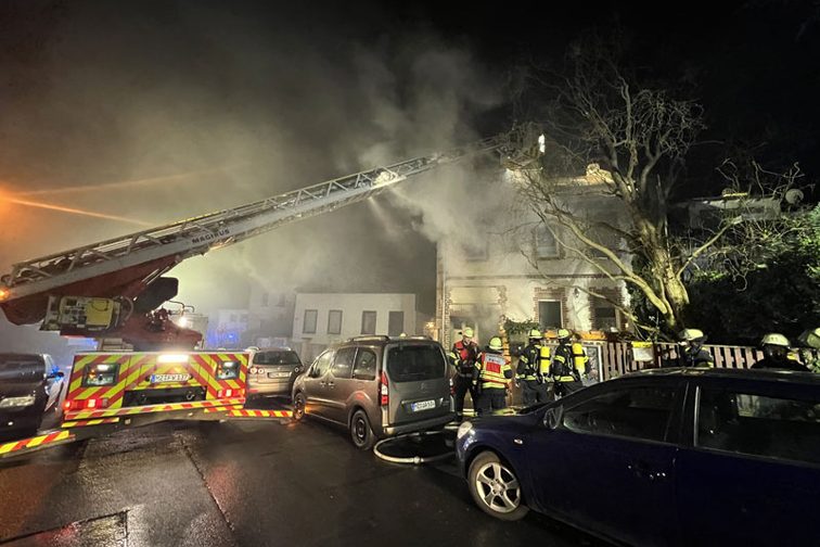 Extinguishing work at the scene.