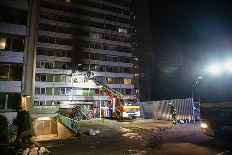Widok na front wieżowca.
