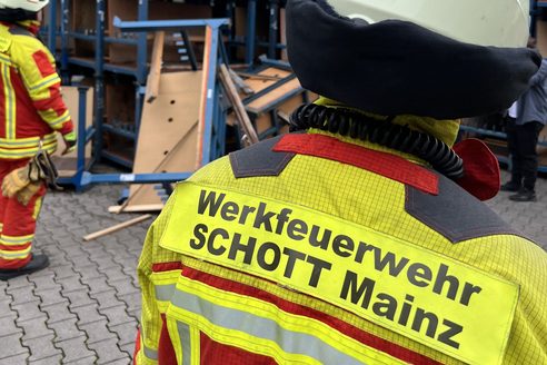 Vigili del fuoco dello stabilimento Schott
