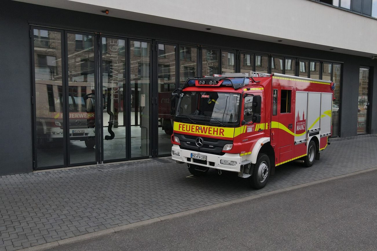 Foto del LF20, 17/49-02 del Cuerpo de Bomberos Voluntarios de la ciudad de Maguncia.