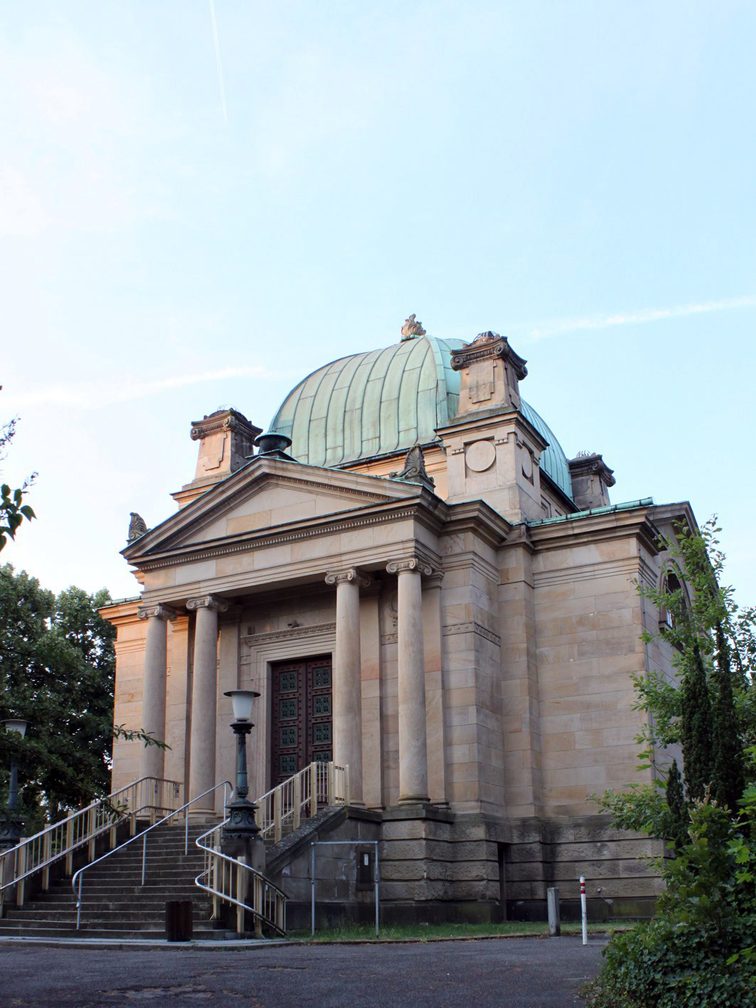 Le crématorium historique du cimetière principal.