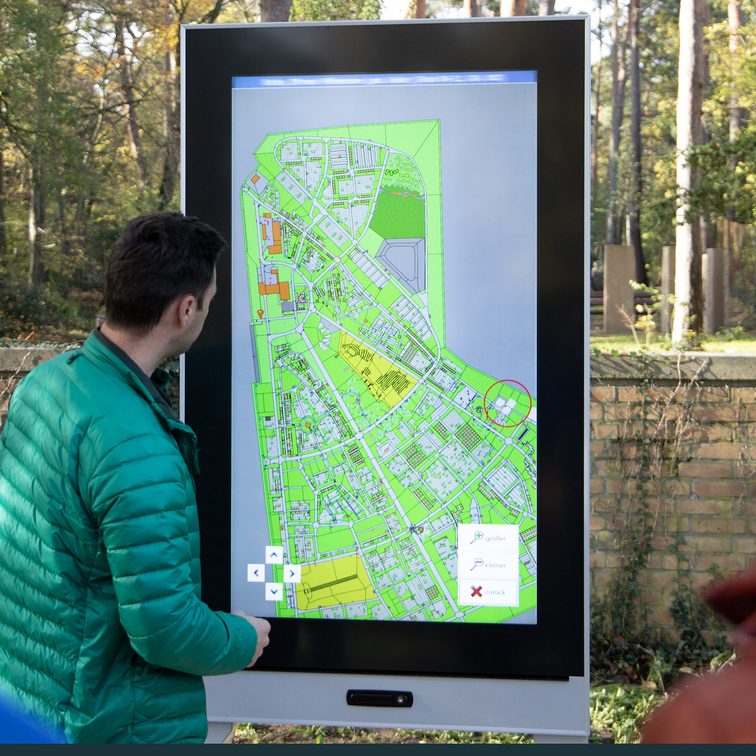 L'image montre la borne d'information numérique