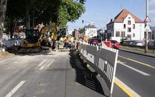 Das Bild zeigt die Baustelle auf der Rheinallee
