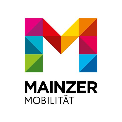 beyaz zemin üzerine renkli bir M harfi, altında “Mainzer Mobilität” yazısı