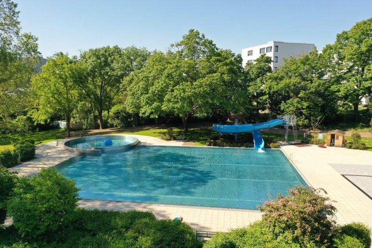 przeprojektowany Taubertsbergbad